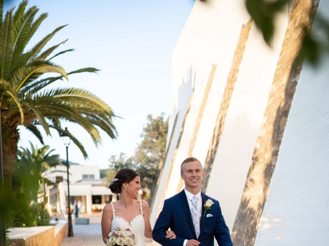 La boda de Karol y Bea en Cala De San Vicente Ibiza, Islas Baleares 12
