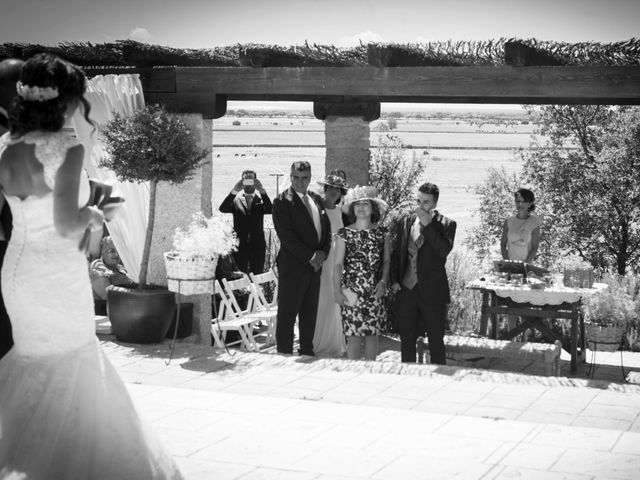 La boda de Jorge y Lucía en Villar De Los Alamos, Salamanca 28