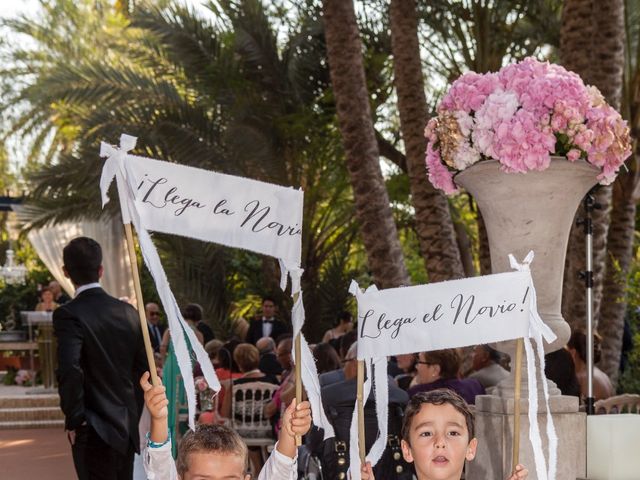 La boda de Daniel y Sheila en San Juan De Alicante, Alicante 33