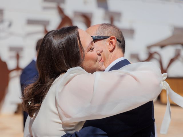 La boda de Tessi y Laura en Almería, Almería 33