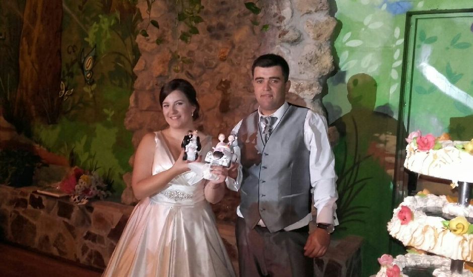 La boda de Antonio y Carmen en Córdoba, Córdoba