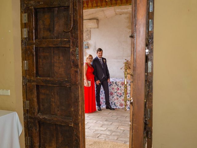 La boda de Manuel y Patricia en Sotos De Sepulveda, Segovia 34