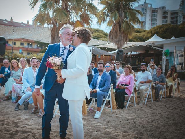 La boda de Irene y Cris en Malgrat De Mar, Barcelona 13