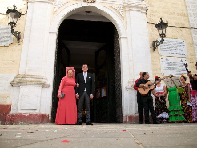 La boda de Quino y Rosa en San Fernando, Cádiz 13