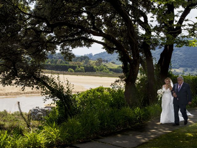 La boda de Javier y Clebia en Isla, Cantabria 8