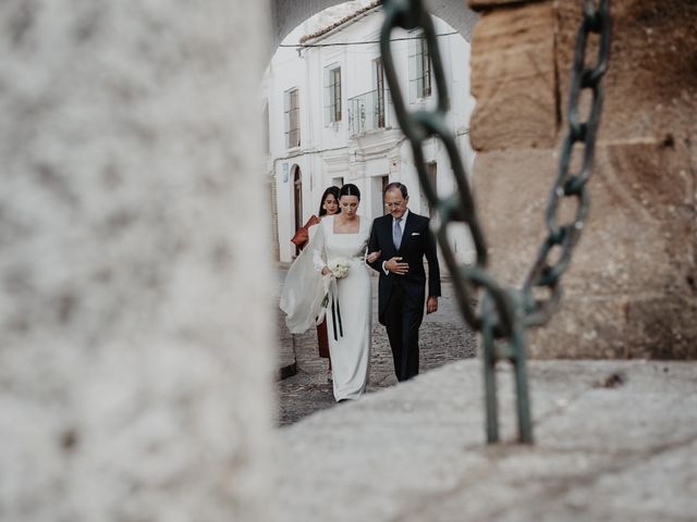 La boda de Ángel y Carmen en Llerena, Badajoz 33