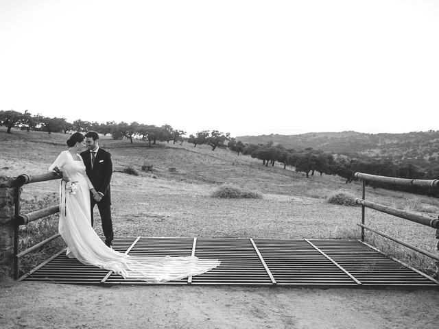 La boda de Ángel y Carmen en Llerena, Badajoz 52