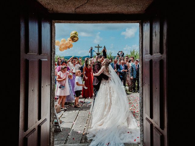 La boda de Aarón y Virginia en Laxe, A Coruña 60