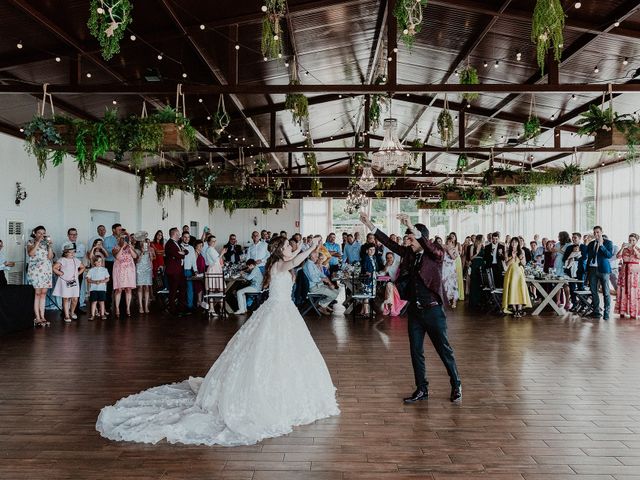 La boda de Aarón y Virginia en Laxe, A Coruña 81