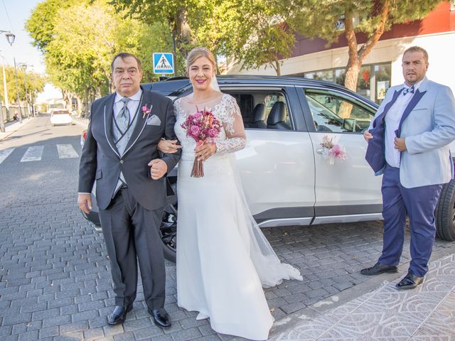 La boda de Pedro y Verónica en Torrejon De La Calzada, Madrid 9