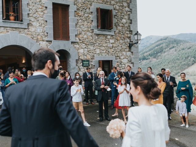 La boda de Martina y Mikel en Azpeitia, Guipúzcoa 13