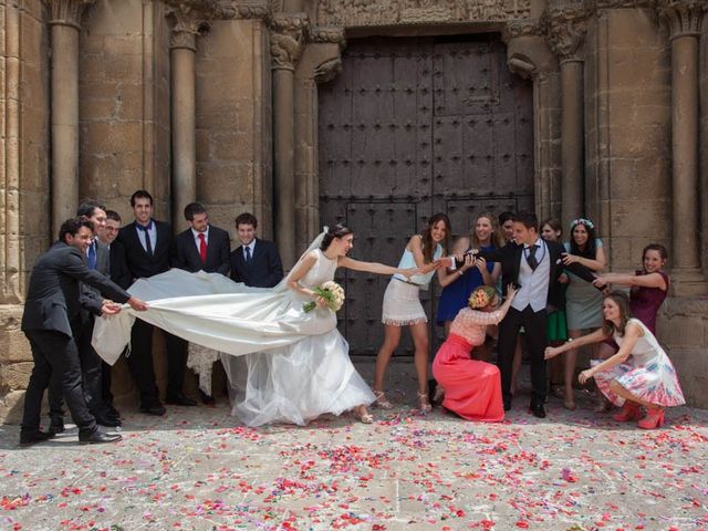 La boda de Javier y Ana en Olite, Navarra 13