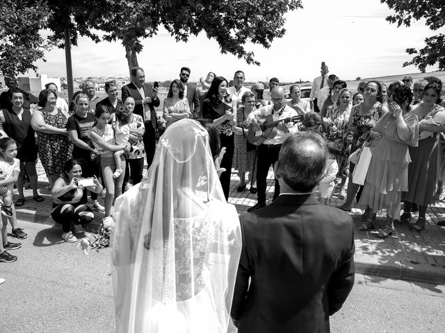 La boda de Rafa y Rosa en Las Cabezas De San Juan, Sevilla 15