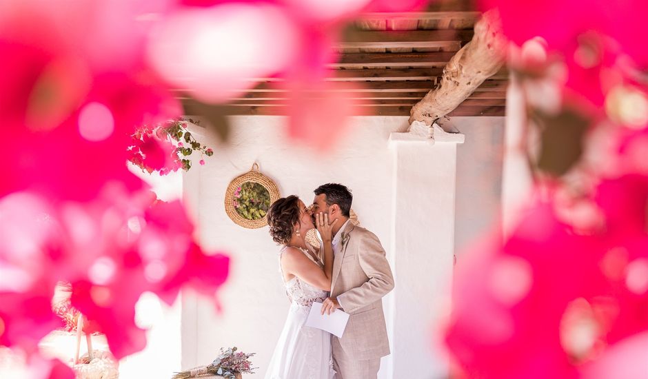 La boda de Sergio y Marta en Santa Eularia Des Riu, Islas Baleares