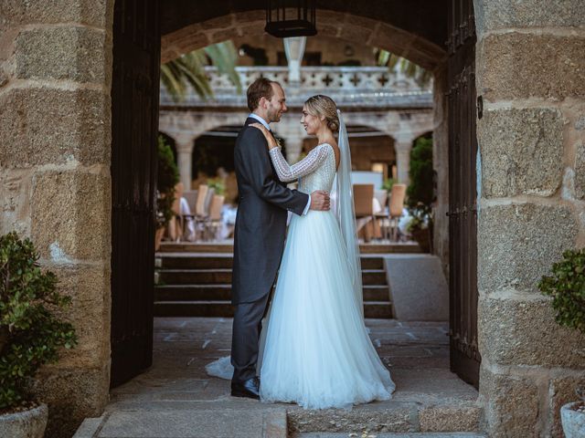 La boda de Beatriz y Marius en Jarandilla, Cáceres 40