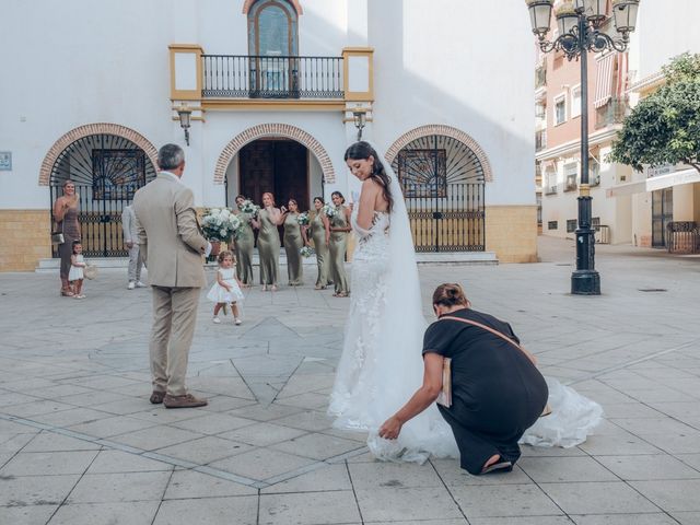 La boda de Raphäel y Sara en Rincon De La Victoria, Málaga 32