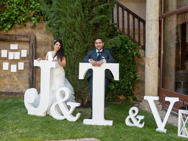 La boda de Javier y Tamara en Piña De Campos, Palencia 25