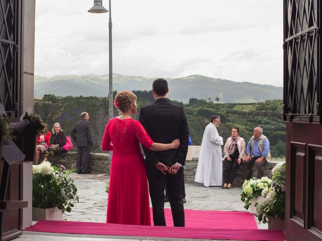 La boda de Diego y Leticia en Navia, Asturias 16