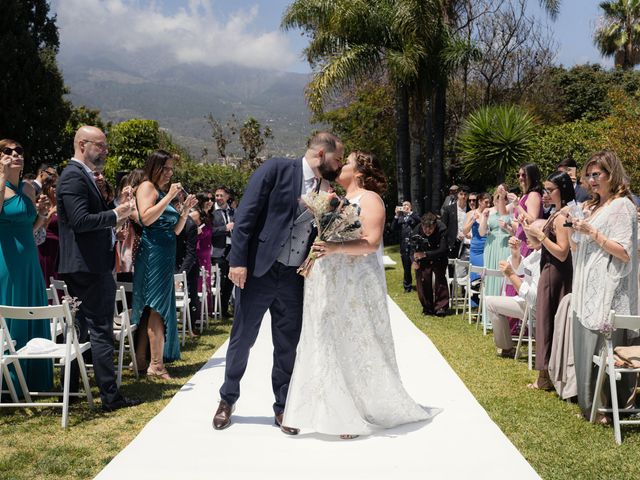 La boda de Rebeca y Cristian en Santa Cruz De Tenerife, Santa Cruz de Tenerife 25