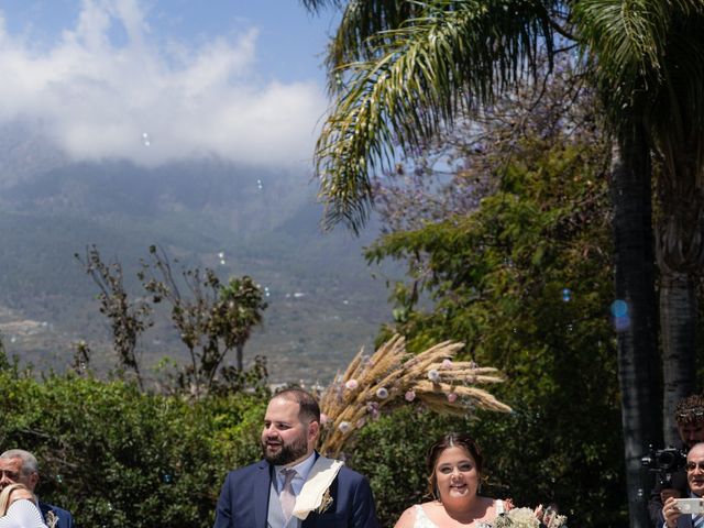 La boda de Rebeca y Cristian en Santa Cruz De Tenerife, Santa Cruz de Tenerife 30