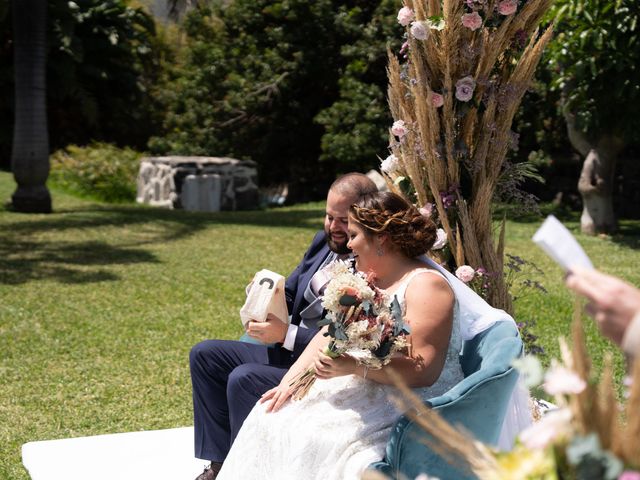 La boda de Rebeca y Cristian en Santa Cruz De Tenerife, Santa Cruz de Tenerife 36