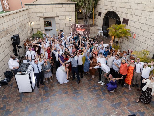 La boda de Rebeca y Cristian en Santa Cruz De Tenerife, Santa Cruz de Tenerife 89