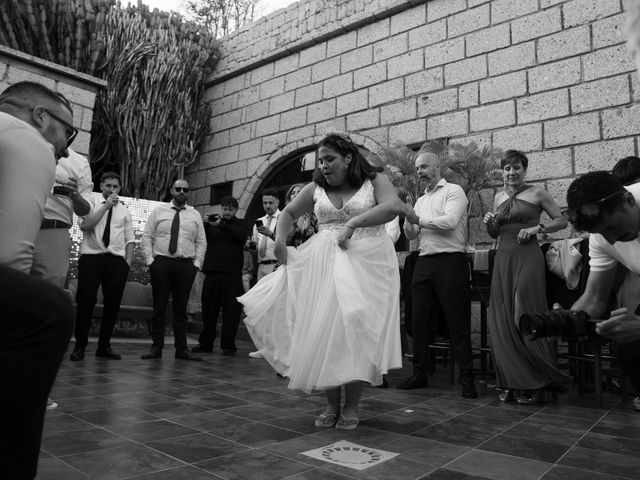 La boda de Rebeca y Cristian en Santa Cruz De Tenerife, Santa Cruz de Tenerife 92