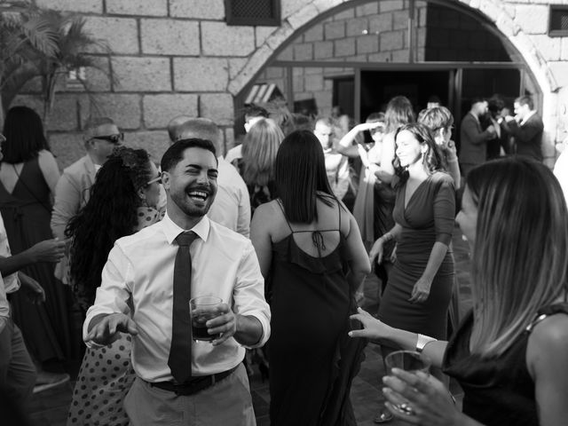 La boda de Rebeca y Cristian en Santa Cruz De Tenerife, Santa Cruz de Tenerife 94