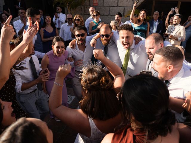 La boda de Rebeca y Cristian en Santa Cruz De Tenerife, Santa Cruz de Tenerife 95