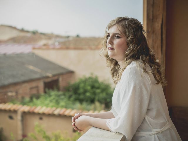 La boda de Jesús y Jennifer en Berlanga De Duero, Soria 3