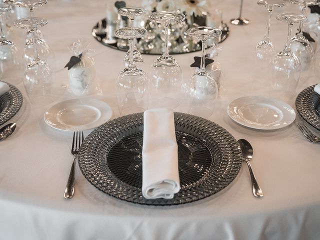 La boda de Edgar y Xènia en La Vall De Bianya, Girona 24