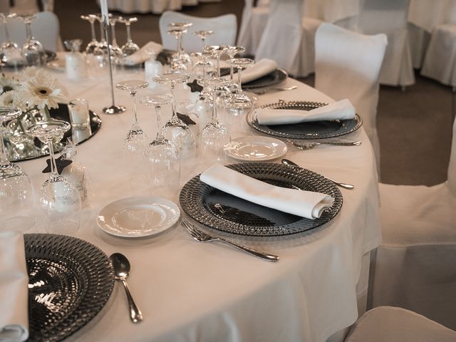 La boda de Edgar y Xènia en La Vall De Bianya, Girona 25