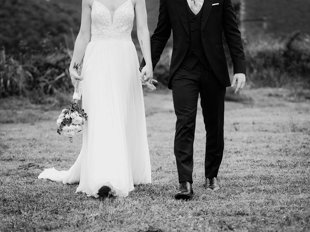 La boda de Edgar y Xènia en La Vall De Bianya, Girona 65
