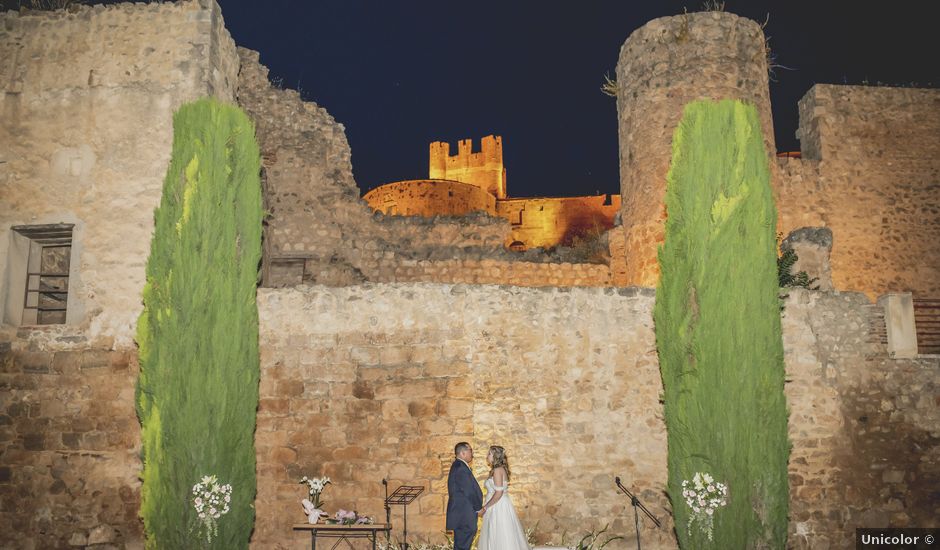 La boda de Jesús y Jennifer en Berlanga De Duero, Soria