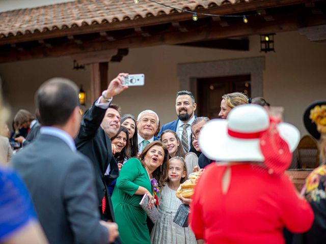 La boda de Pedro y Nuria en Cañamero, Cáceres 73
