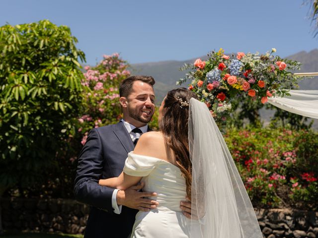 La boda de Adrián y Natacha en Santa Cruz De Tenerife, Santa Cruz de Tenerife 36