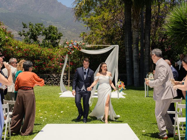 La boda de Adrián y Natacha en Santa Cruz De Tenerife, Santa Cruz de Tenerife 42