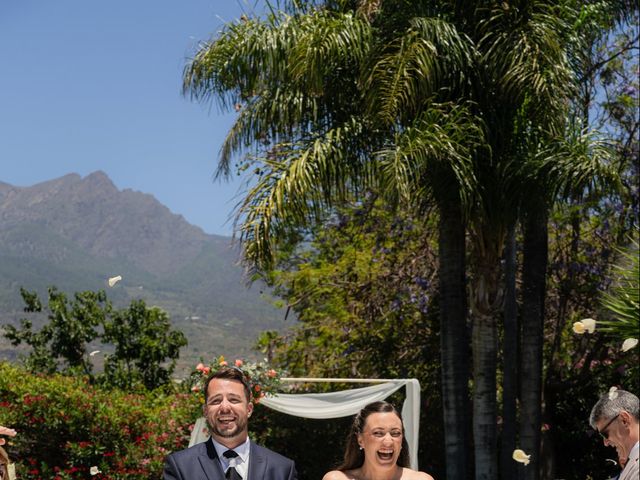 La boda de Adrián y Natacha en Santa Cruz De Tenerife, Santa Cruz de Tenerife 43
