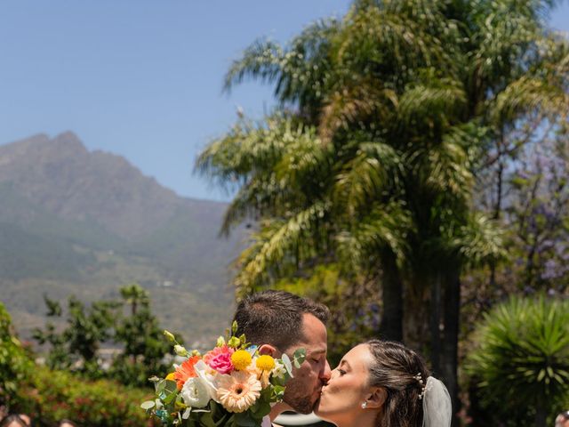 La boda de Adrián y Natacha en Santa Cruz De Tenerife, Santa Cruz de Tenerife 44