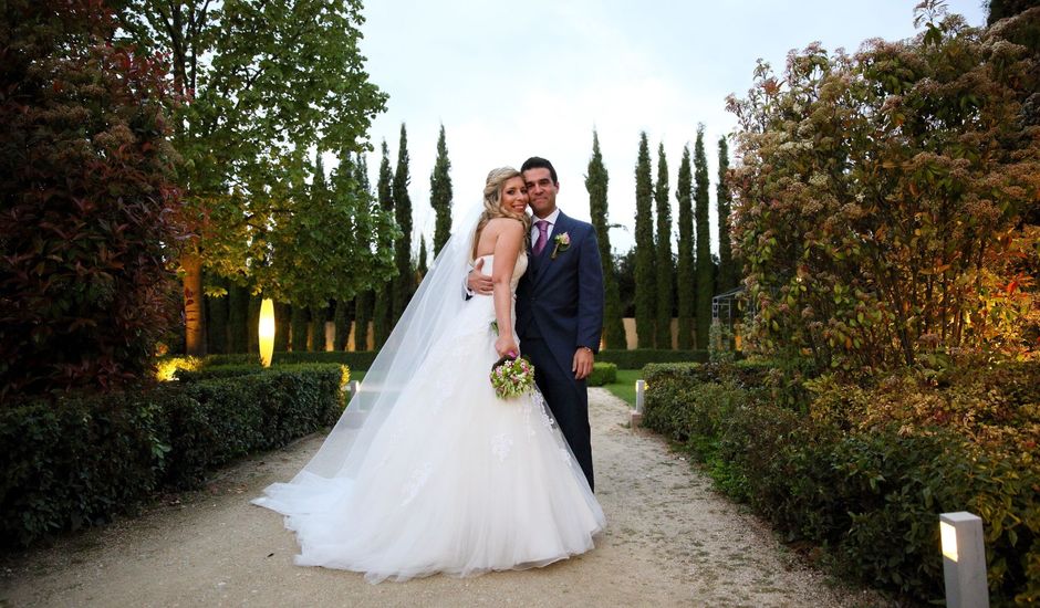 La boda de Francisco José y Mónica en Madrid, Madrid