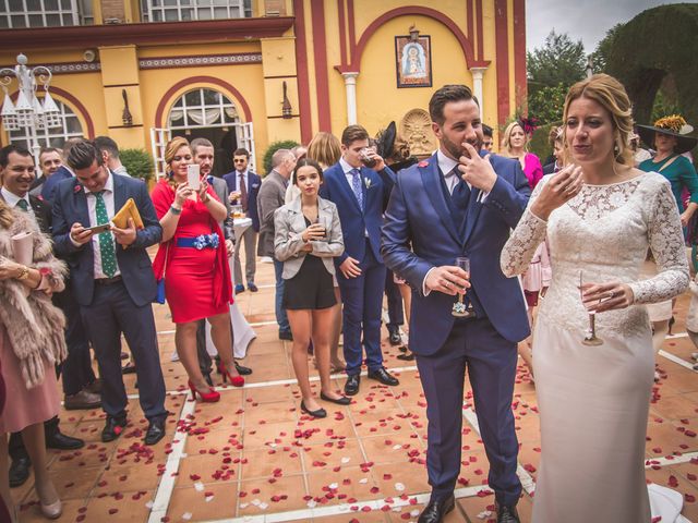 La boda de Juanma y Marta en Alcala De Guadaira, Sevilla 39