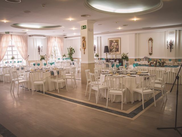 La boda de Juanma y Marta en Alcala De Guadaira, Sevilla 41