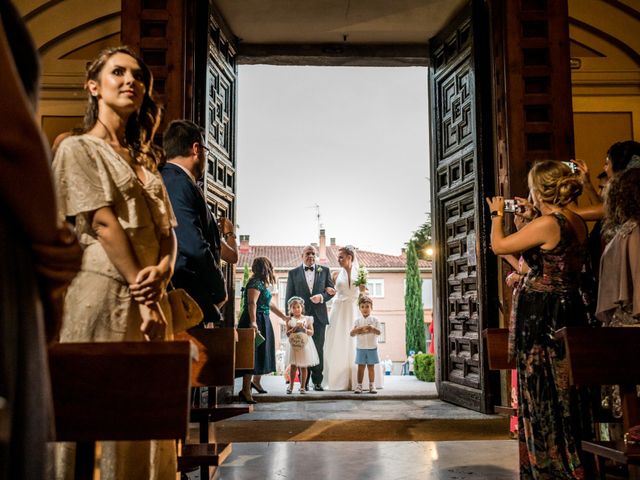 La boda de Arturo y Vicky en Boadilla Del Monte, Madrid 17