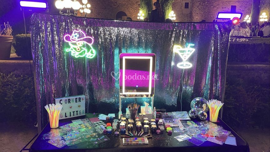 Corner Glitter