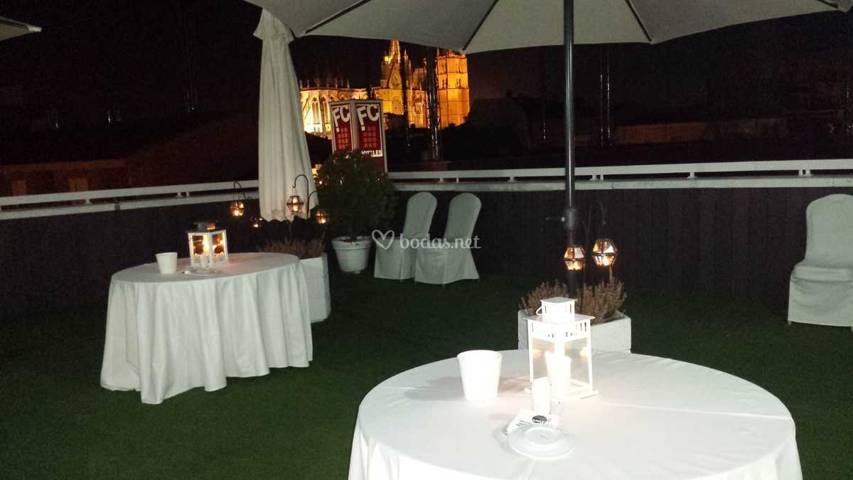 Terraza Catedral De Noche De Hotel Infantas De Leon Foto 153