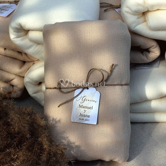 Detalles y más