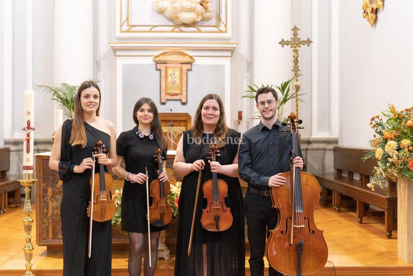 A Quatre Cordes