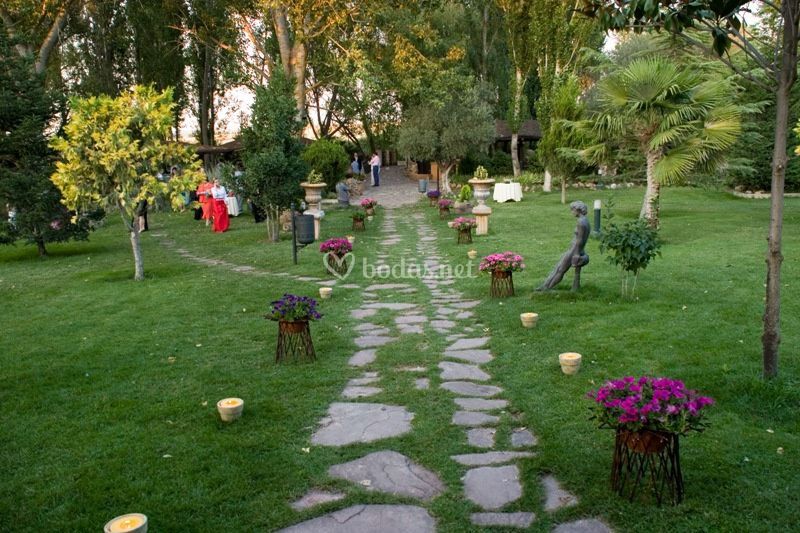 Necesito ideas para decorar el jardin del restaurante!!! 2