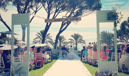 Sauvage Beach Events