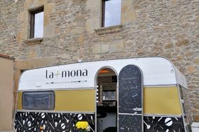 La més mona by Aina